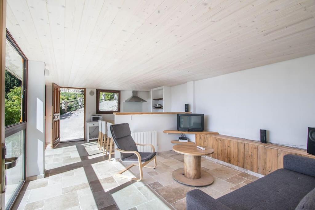 Bas De Villa Au Milieu Des Oliviers. Chateauneuf-Villevieille Екстер'єр фото